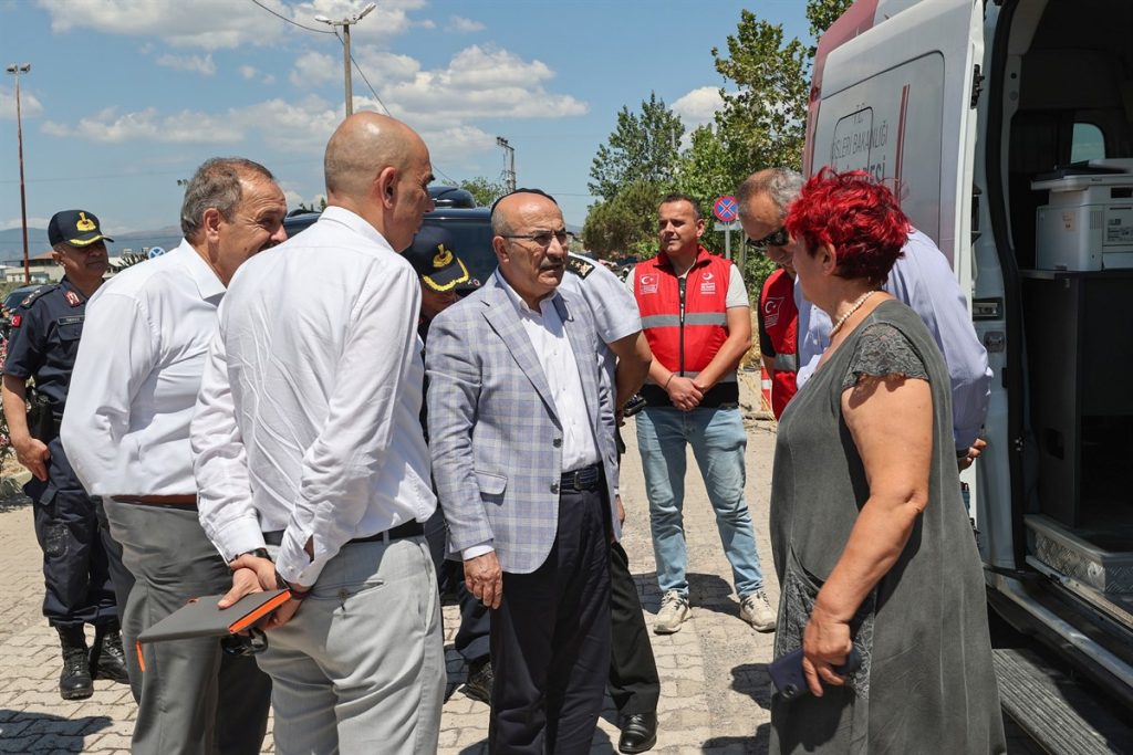 Mahmut Demirtaş’tan Mobil Göç Noktası’na ziyaret
